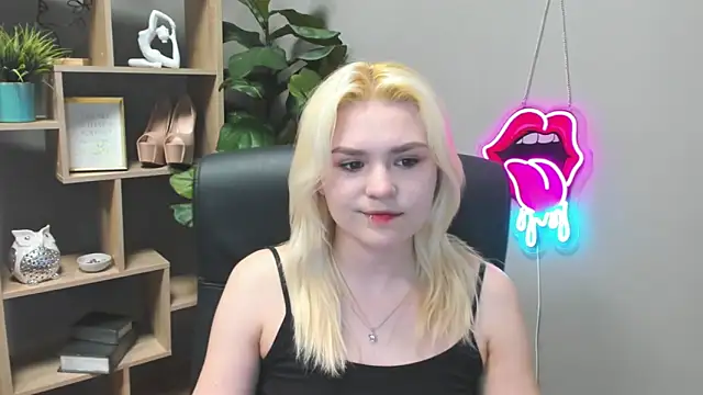 SweetLilyxo online show from 03.25.26