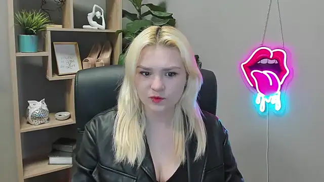 SweetLilyxo online show from 04.07.26