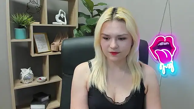 SweetLilyxo online show from 04.17.26