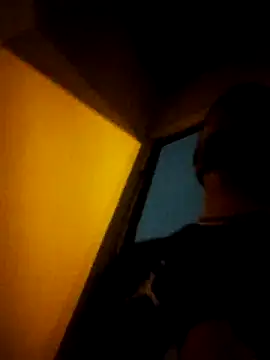 thom 1 online show from 07.05.26