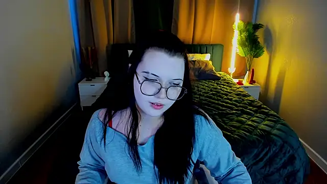 Snapshot of Kira_G0ld chatting on 03.04.26 Kira G0ld online show from 03.04.26