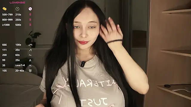 HannaHayles online show from 03.04.26