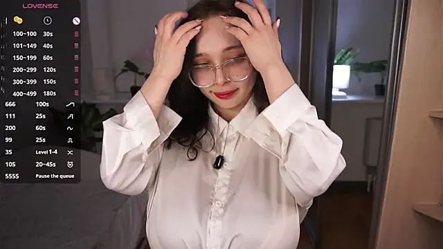 HannaHayles online show from 04.04.26