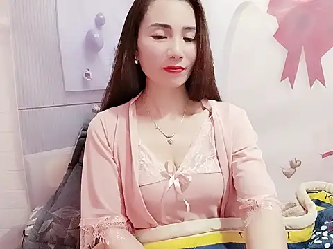 Snapshot of Hello-Kitty001 chatting on 02.11.26 Hello-Kitty001 online show from 02.11.26