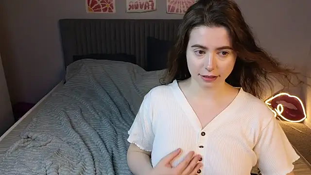 Snapshot of LovingWhisperr chatting on 02.19.26 LovingWhisperr online show from 02.19.26