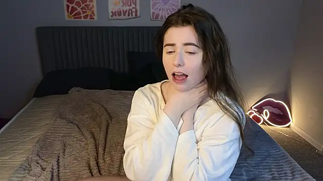 Snapshot of LovingWhisperr chatting on 02.20.26 LovingWhisperr online show from 02.20.26