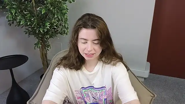 Snapshot of LovingWhisperr chatting on 03.22.26 LovingWhisperr online show from 03.22.26