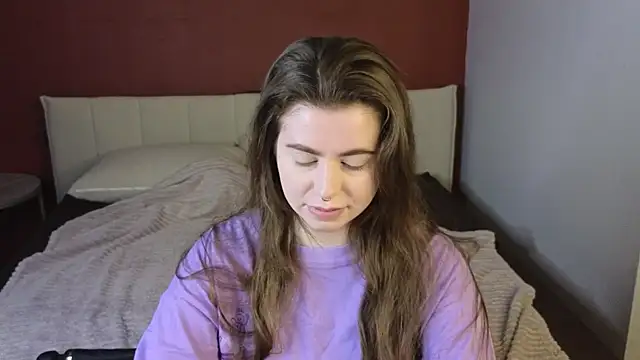 Snapshot of LovingWhisperr chatting on 04.08.26 LovingWhisperr online show from 04.08.26