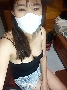 Snapshot of Yui-Ch1682 chatting on 02.25.26 Yui-Ch1682 online show from 02.25.26