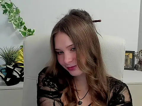 Snapshot of LanaLovely chatting on 02.13.26 LanaLovely online show from 02.13.26