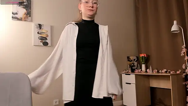 Snapshot of VictorMencia chatting on 02.19.26 VictorMencia online show from 02.19.26