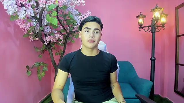 FemNoa online show from 02.08.26