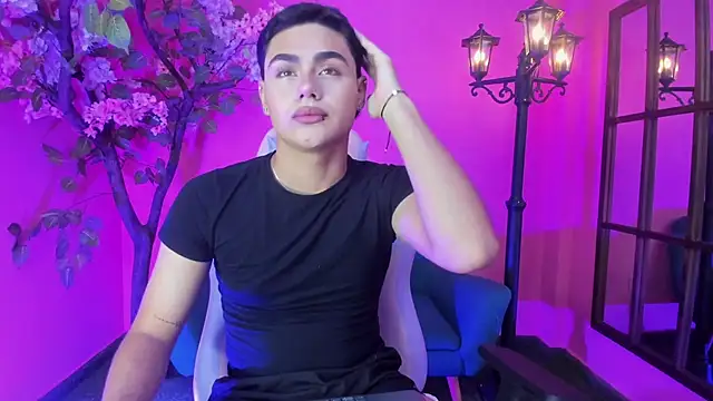 FemNoa online show from 02.09.26