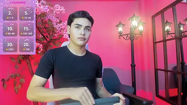 FemNoa online show from 02.11.26