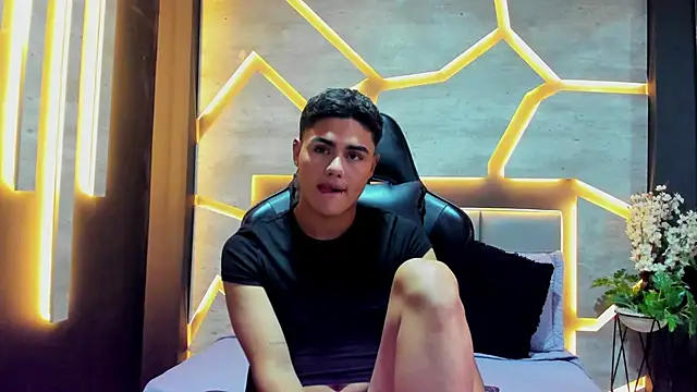 FemNoa online show from 02.18.26