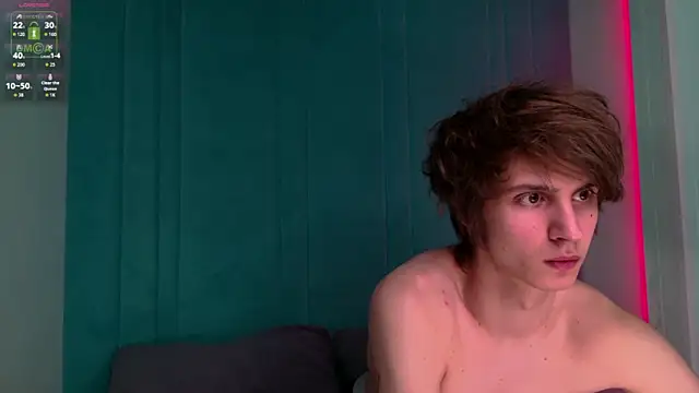 Snapshot of HoogWilder chatting on 02.10.26 HoogWilder online show from 02.10.26