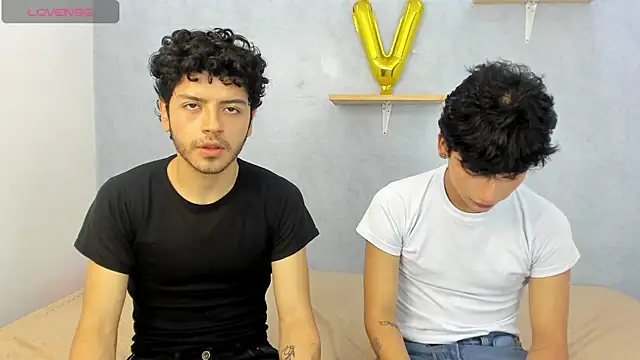 Snapshot of Eliotkinky chatting on 02.25.26 Eliotkinky online show from 02.25.26