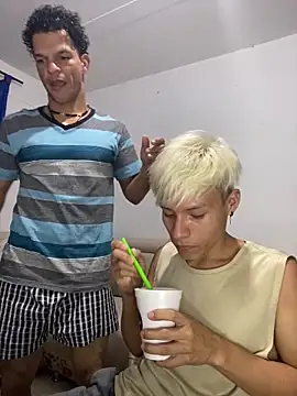 Snapshot of MaxyRyan chatting on 02.22.26 MaxyRyan online show from 02.22.26