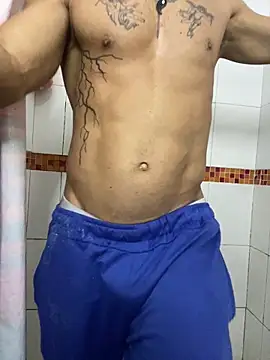 Snapshot of MaxyRyan chatting on 02.25.26 MaxyRyan online show from 02.25.26