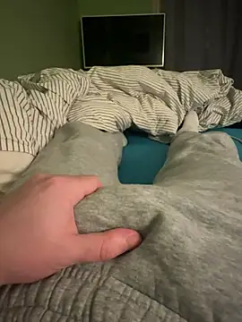 Snapshot of bouillant25ans chatting on 02.03.26 bouillant25ans online show from 02.03.26