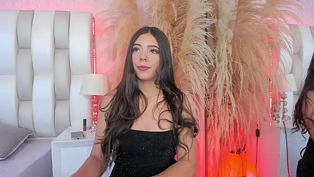 Snapshot of Sophi_rae chatting on 07.18.26 Sophi rae online show from 07.18.26