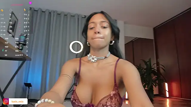 Snapshot of karinnixx chatting on 06.06.26 karinnixx online show from 06.06.26