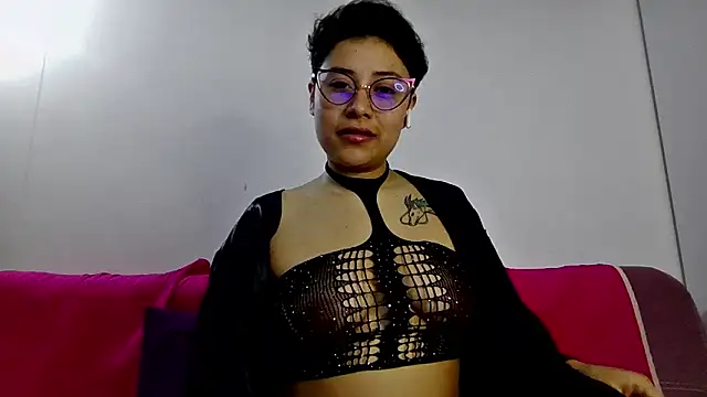 Juliexxxxtasy online show from 02.12.26