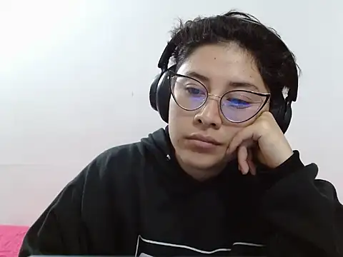 Juliexxxxtasy online show from 02.18.26