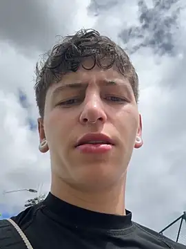 ARON LUXX online show from 04.11.26