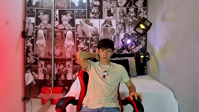 Snapshot of Christian_Foxx chatting on 04.18.26 Christian Foxx online show from 04.18.26