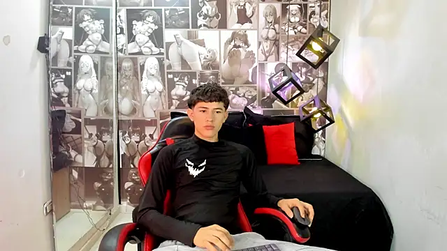 Snapshot of Christian_Foxx chatting on 05.14.26 Christian Foxx online show from 05.14.26