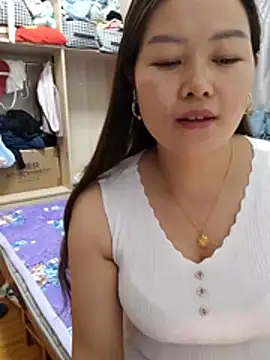 Snapshot of Jennie_dogy chatting on 04.23.26 Jennie dogy online show from 04.23.26