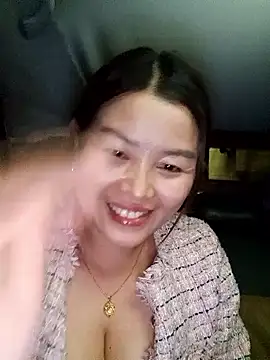 Snapshot of Jennie_dogy chatting on 04.29.26 Jennie dogy online show from 04.29.26