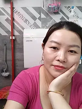 Snapshot of Jennie_dogy chatting on 05.25.26 Jennie dogy online show from 05.25.26