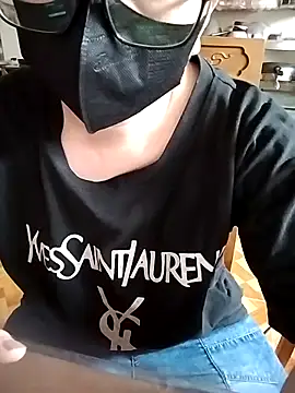 LiilyZi online show from 04.15.26