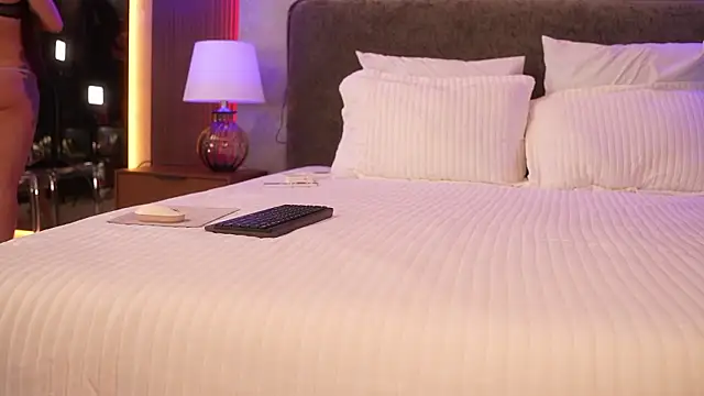 Loona Dancer online show from 02.24.26