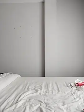 Lyonette reading1 online show from 04.16.26