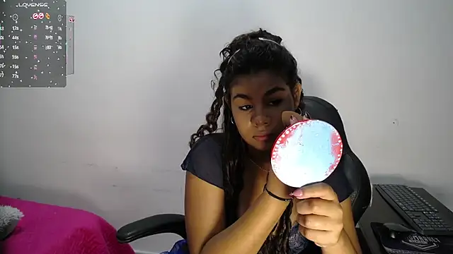 yaazhinii online show from 02.28.26