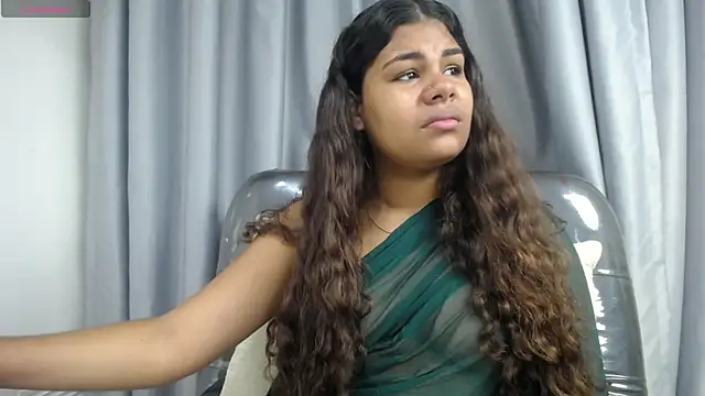 Snapshot of yaazhinii chatting on 06.02.26 yaazhinii online show from 06.02.26