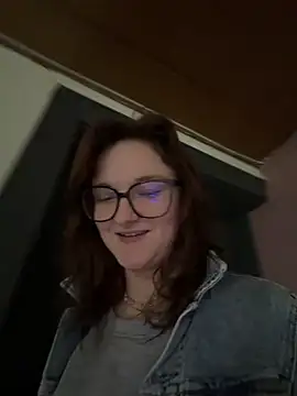 ViviLuu online show from 03.13.26