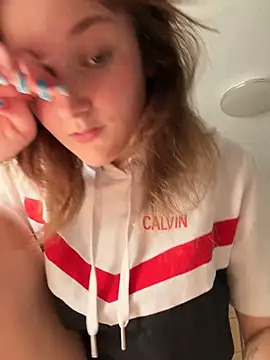 ViviLuu online show from 04.16.26