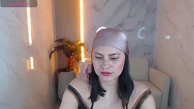 rox luxury tf online show from 03.05.26