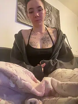 Snapshot of zoeelovee chatting on 02.27.26 zoeelovee online show from 02.27.26