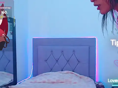 Snapshot of moonlyvelvet chatting on 02.09.26 moonlyvelvet online show from 02.09.26