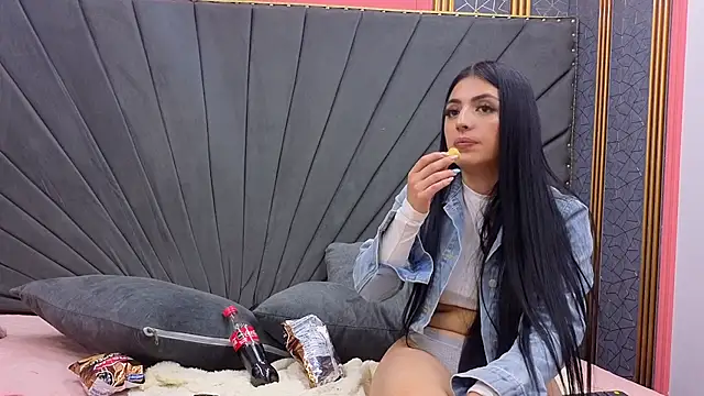 Julieta-Horny- online show from 03.28.26