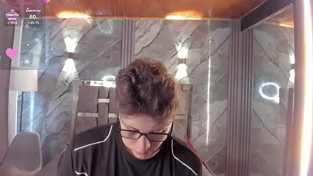 Snapshot of Manson_and_Zoe chatting on 06.26.26 Manson and Zoe online show from 06.26.26