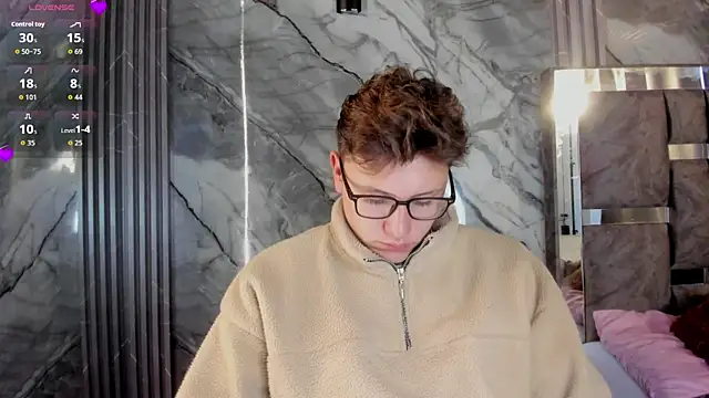 Snapshot of Manson_and_Zoe chatting on 07.13.26 Manson and Zoe online show from 07.13.26