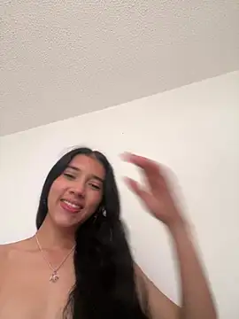 Snapshot of ScarlettMus chatting on 02.15.26 ScarlettMus online show from 02.15.26