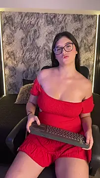 Snapshot of Dahlia-Rose chatting on 02.11.26 Dahlia-Rose online show from 02.11.26