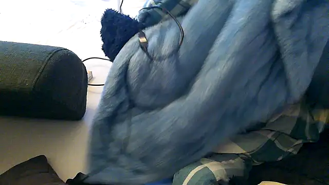 Snapshot of WildundJung chatting on 02.15.25 WildundJung online show from 02.15.25